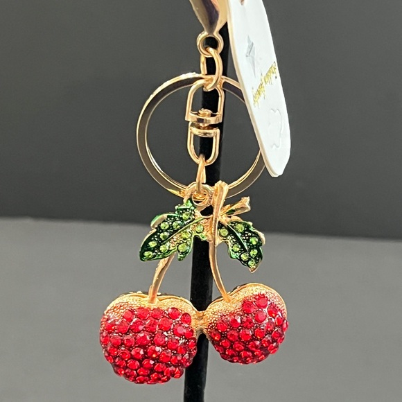 🐠 NWT Sparkling Cherry Bag Charm in Red - Picture 1 of 5
